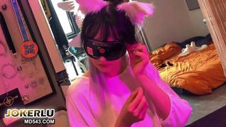  喜欢按在桌子上被狠狠的后入 svj798ds